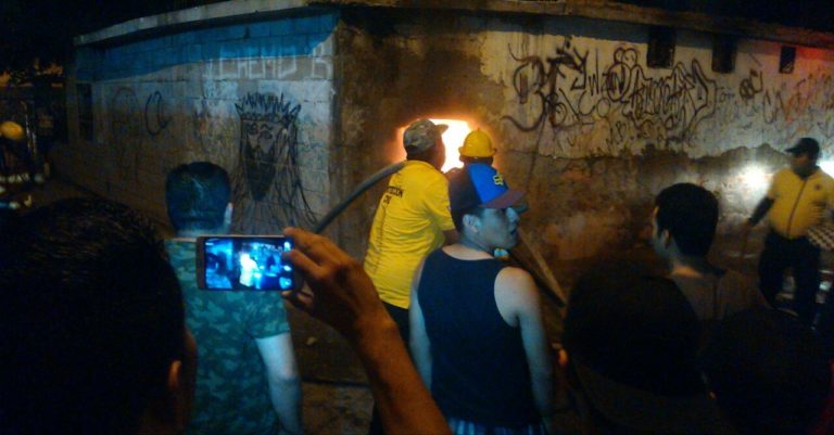 Incendio devora vivienda en ‘El Cochambre’, Navolato