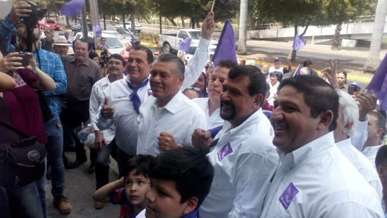 Si ocupan cabrones, aquí los hay: Serapio Vargas al registrar candidatos