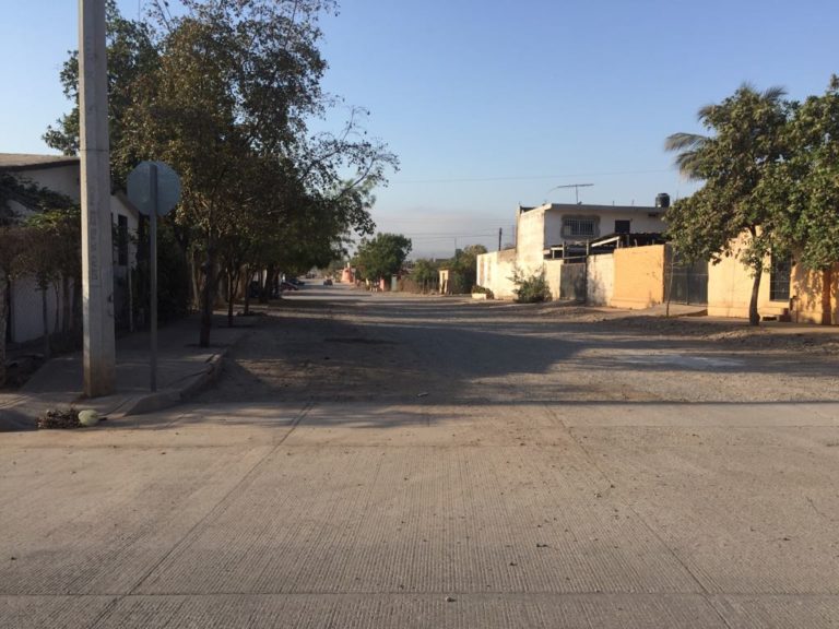 Primero eran autos; ahora arrojan gasolina a un hombre en Culiacán y le prenden fuego