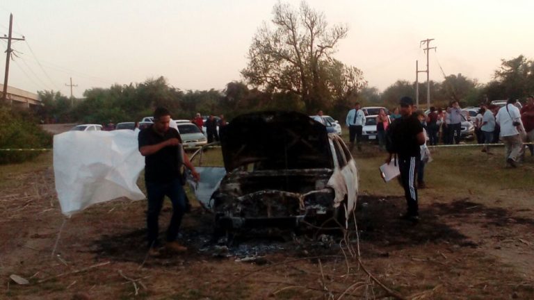 Queman a un hombre con todo y auto en La Laguna, Navolato