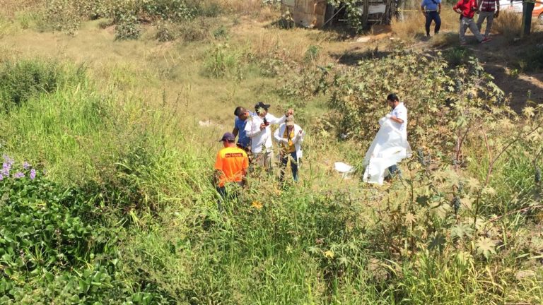 Hallan flotando cadáver en canal de Recursos