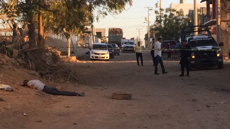 Asesinan a 2 jóvenes en Culiacán