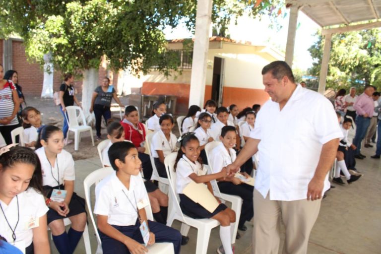 Inauguran concurso de parlamento infantil en el distrito 11