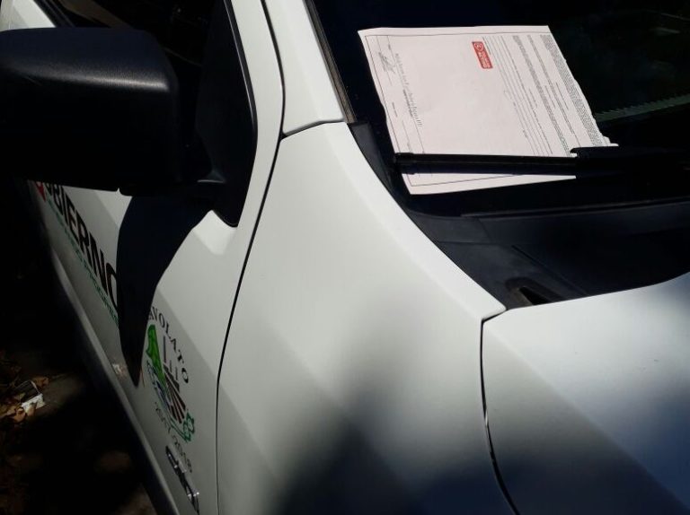 Policía de Tránsito pone el ejemplo y multa al Ayuntamiento