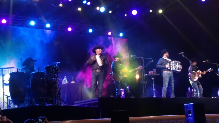 Enamora Intocable a Culiacán