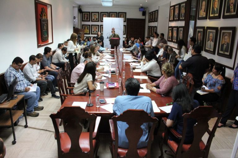 Ciudadano reclama apoyo con obra para ‘levantar’ a su partido político