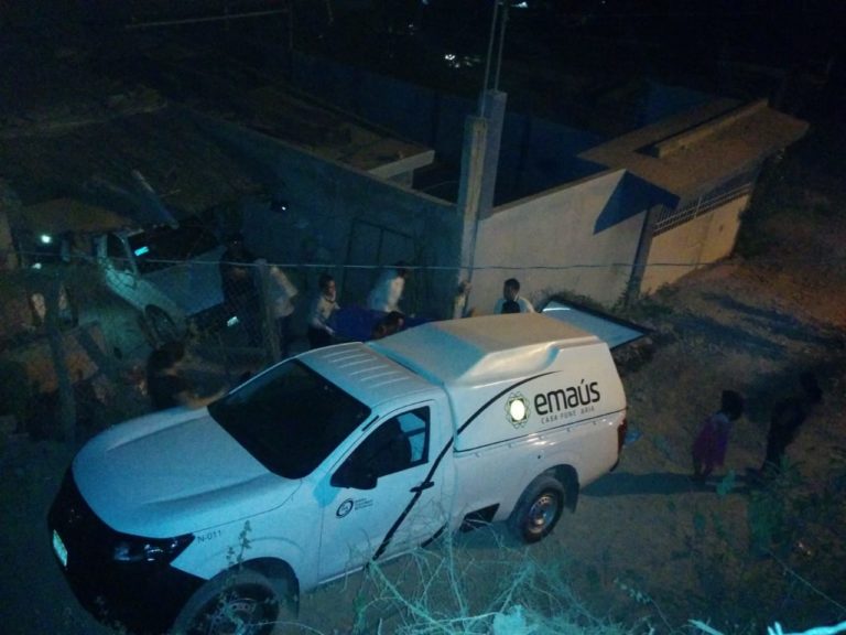 Se metieron a su casa y le dispararon en siete ocasiones