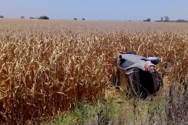 Tres mujeres resultan heridas tras volcadura en Angostura