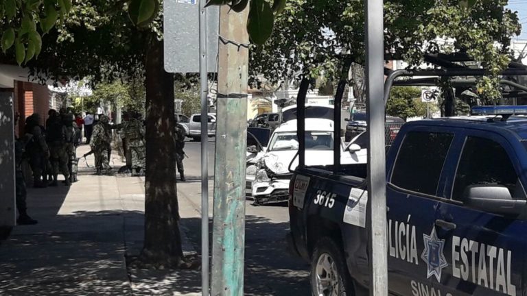 Se enfrentan militares y grupo armado en la Chapultepec, Culiacán