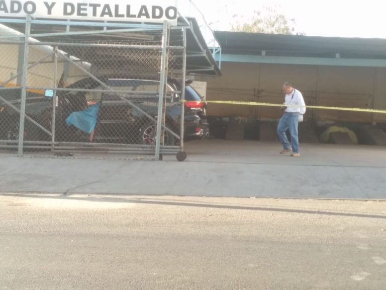 Matan a dueño de autolavado frente a sus empleados en Culiacán