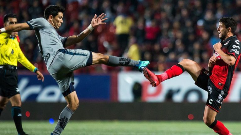 Con par de golazos, Xolos y Rayados empataron en Ida de Cuartos