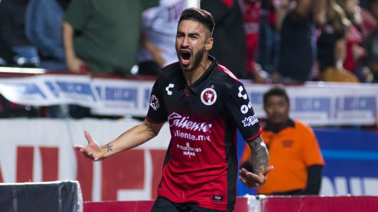 Xolos muerde primero, pero Toluca recorta el marcador de último minuto