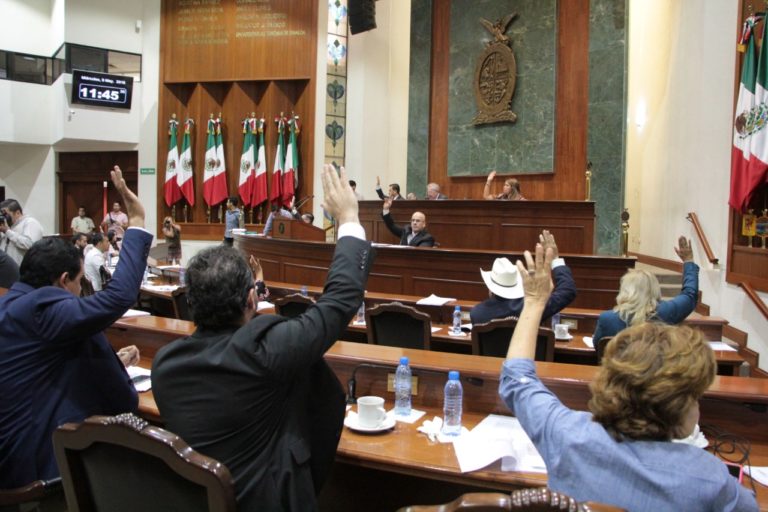 Hasta 4 años de prisión a quien haga llamadas falsas al 911