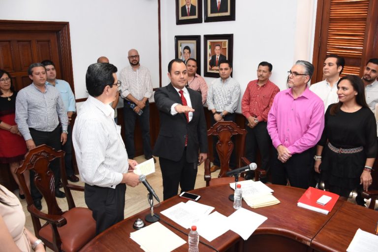 Asume Héctor Armenta Secretaría del Ayuntamiento