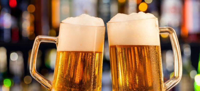 Cervecera ofrece chelas gratis si México le gana a Brasil