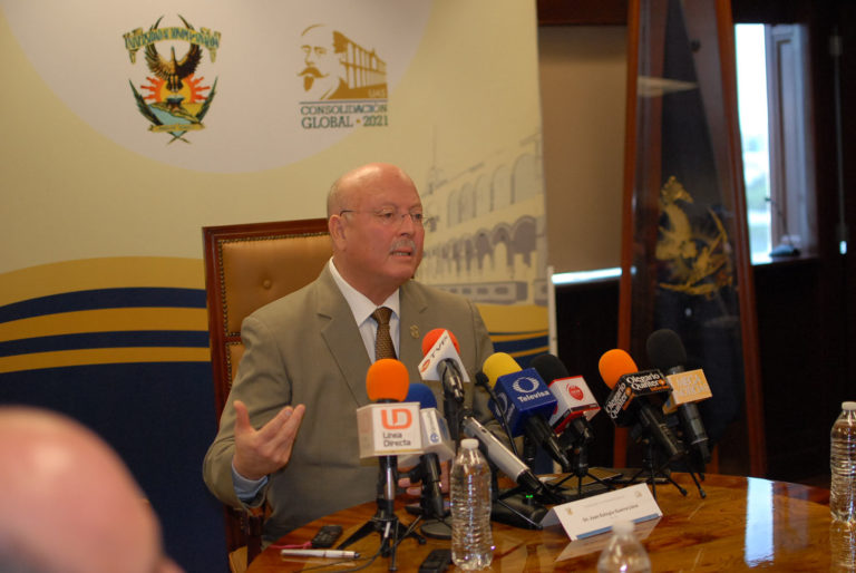 Por una pizza denunciaron estudiantes a la UAS en la FEPADE