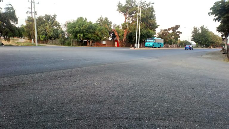 Alerta: atacan a familia en la carretera Culiacán-Navolato para despojarle su auto