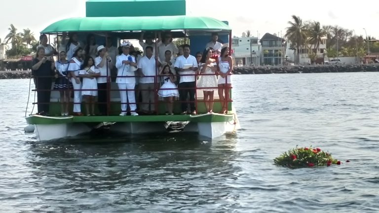 Rinden honores a marinos y pescadores caídos