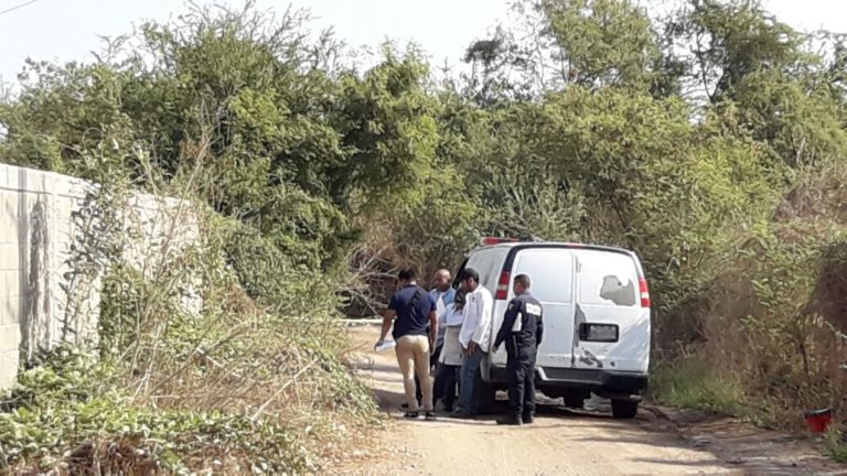Hallan un muerto a un costado de DIF en la Loma de Rodriguera, Culiacán