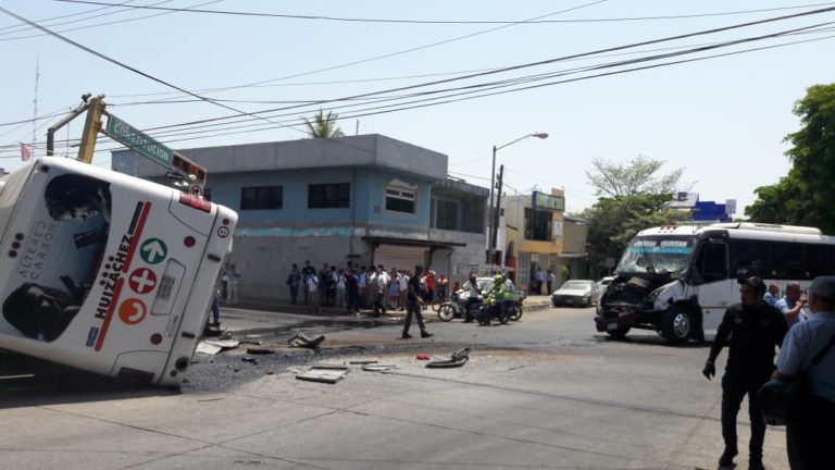 Camionazo deja 13 heridos en el Centro de Culiacán