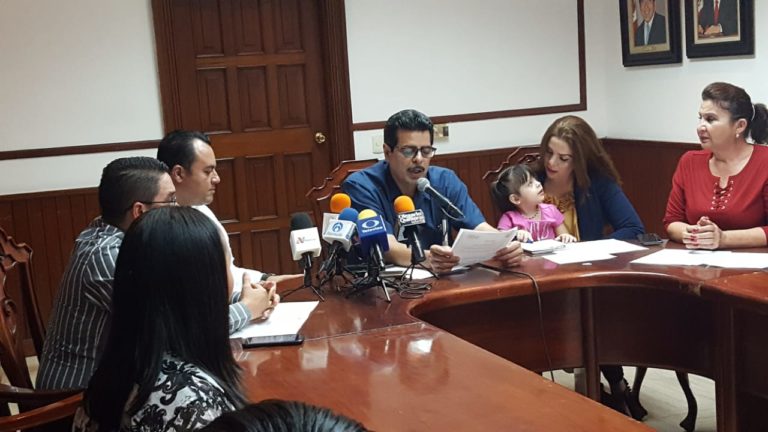 Por $300 Culiacán hará 12 estudios a los padres en su día