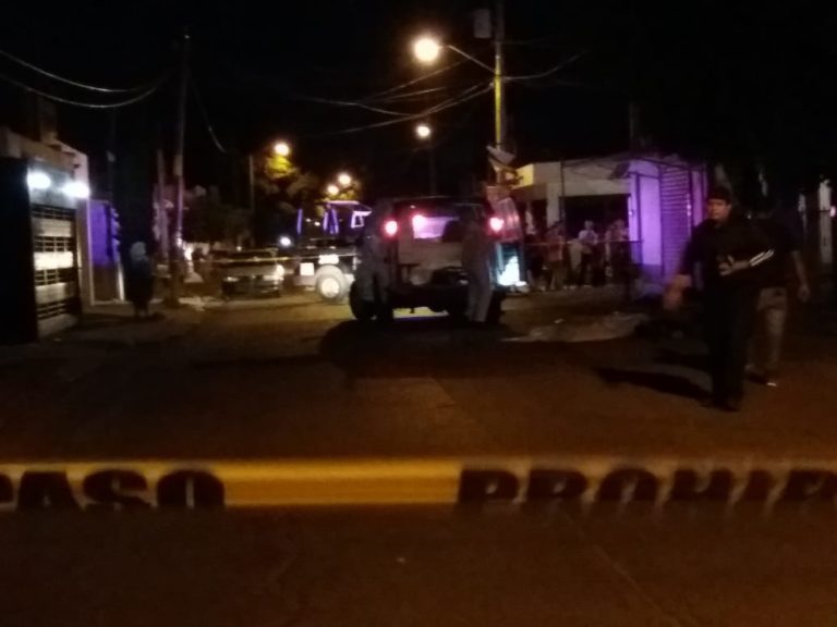 Asesinan a joven a unos metros de su casa en Culiacán