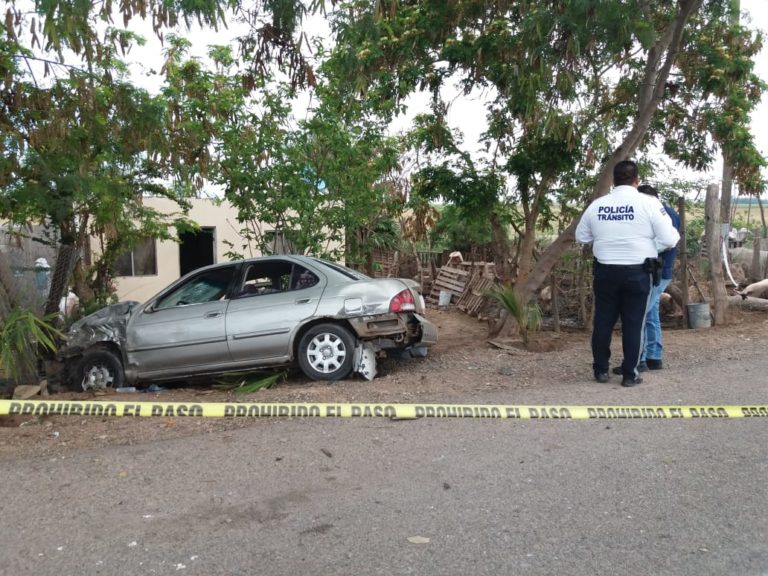 Vehículo mata a dos en El Vergel y hiere a mujer