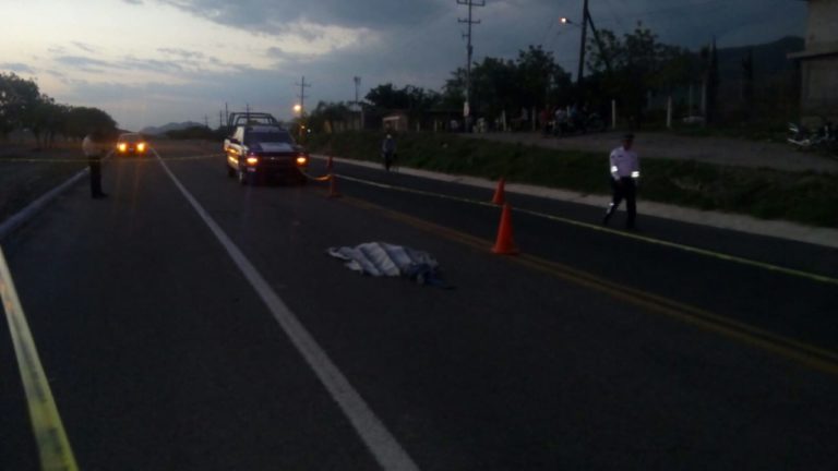 Atropella autobús a uno sobre la México 15