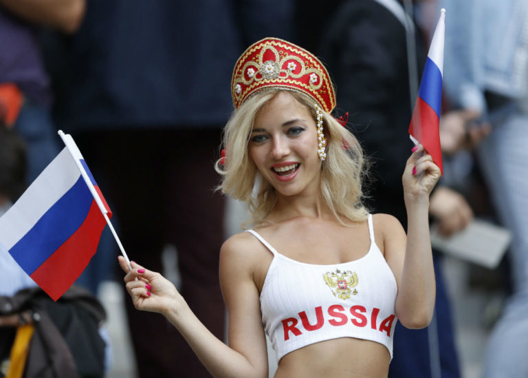 Congresista pide a rusas no tener sexo con extranjeros que van al Mundial para ‘no mezclar razas’