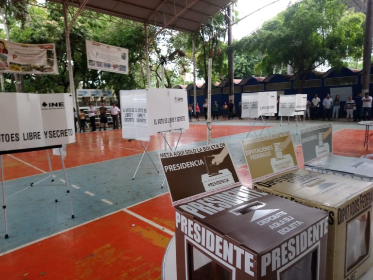 Con retrasos, pero sin incidentes instalan casillas en Culiacán