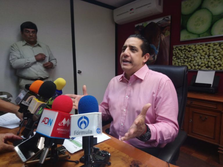 Él no le pidió chamba a Quirino, asegura Jesús Valdés