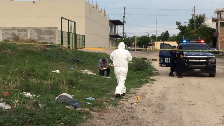 Lo matan a un costado de una tienda de autoservicio