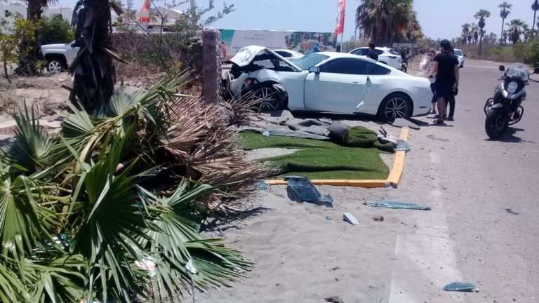 Joven muere y tres más resultan heridos tras accidente en Nuevo Altata