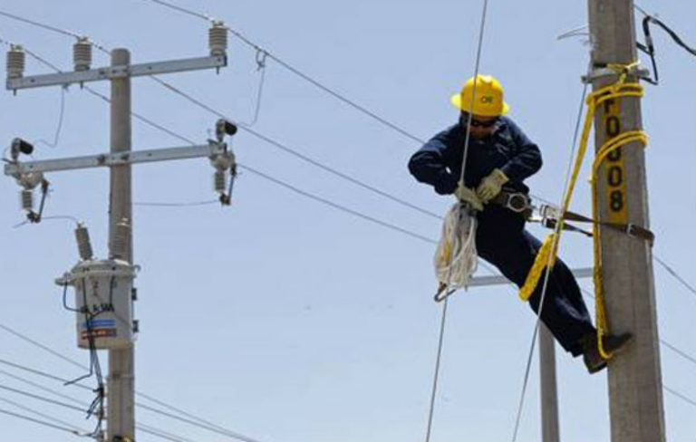 Tras dos días sin luz, CFE promete terminar hoy apagón en Culiacán