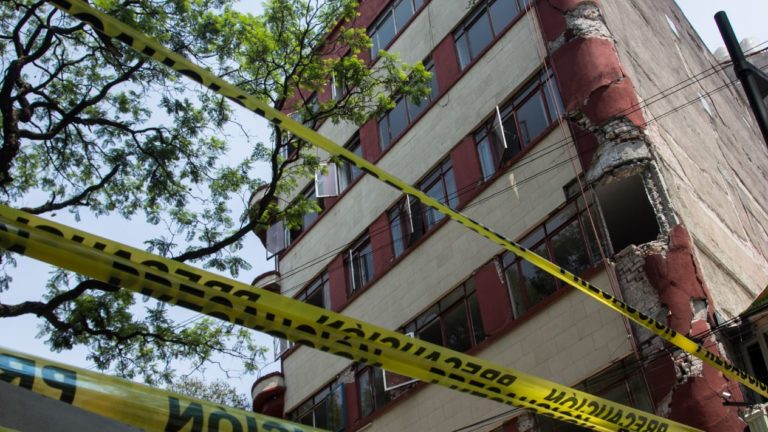 INE multa a Morena con $197 millones por fraude a damnificados del 19S