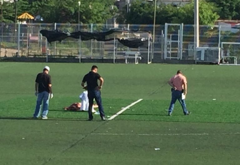 Matan a 8 en Sinaloa; asesinan a mujer con piedra en cancha deportiva