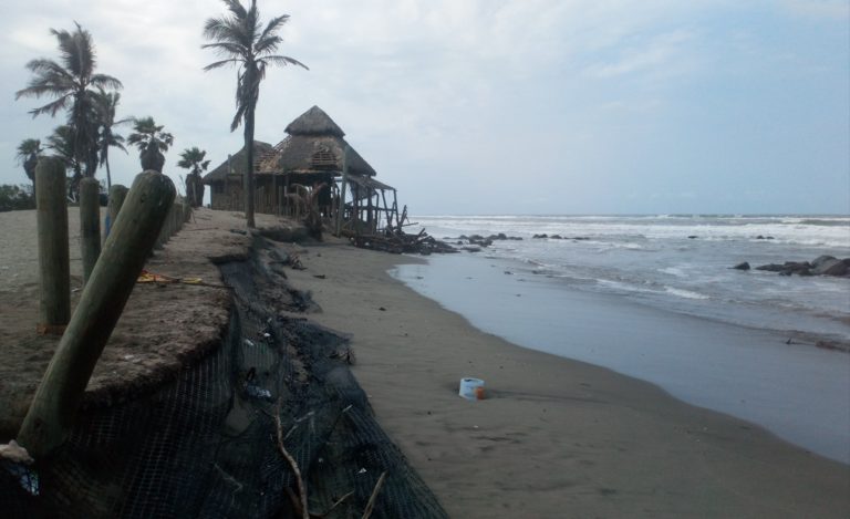 El mar consume 60 metros de isla en Nuevo Altata
