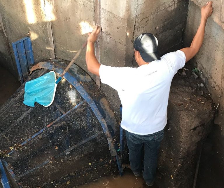 Sin agua 80 colonias de Culiacán tras lluvias y por basura en la calle
