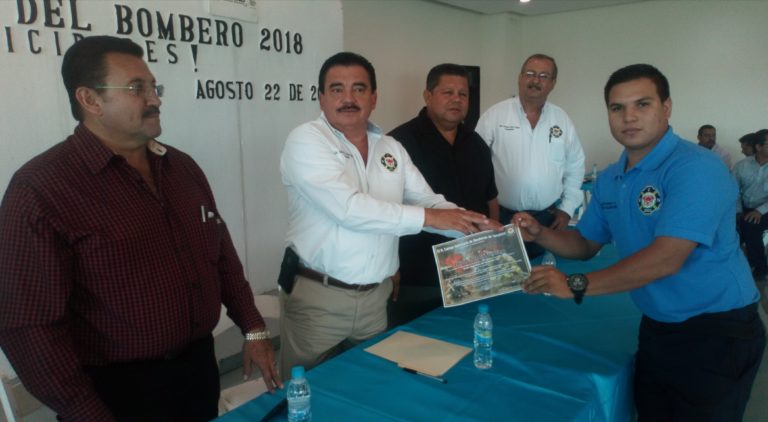 Cumplen bomberos de Navolato 15 años de servicio