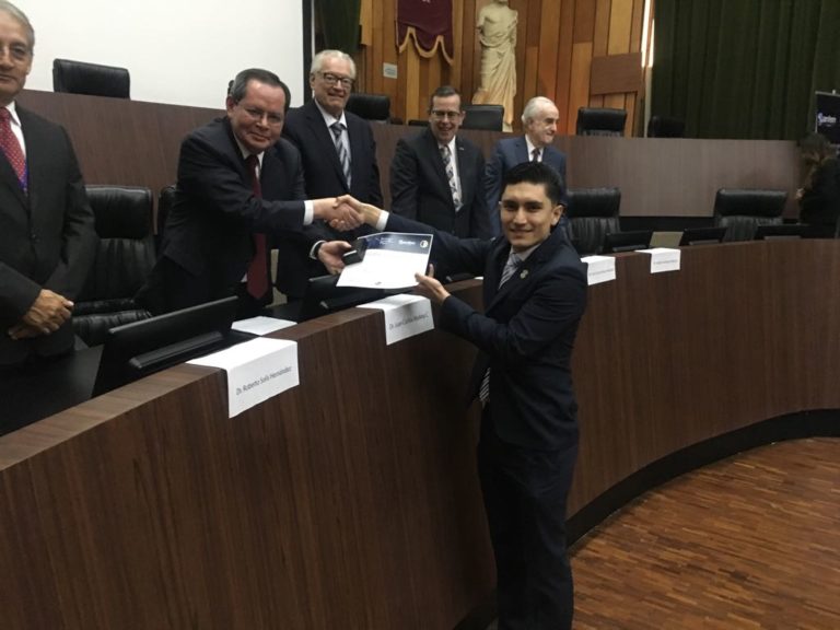 Recibe alumno de la UAS el Premio Pfizer a la excelencia académica 2018