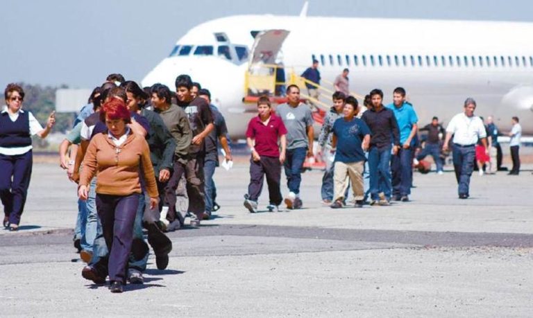 Buscan a sinaloenses deportados por Donald Trump; les darán $30 mil