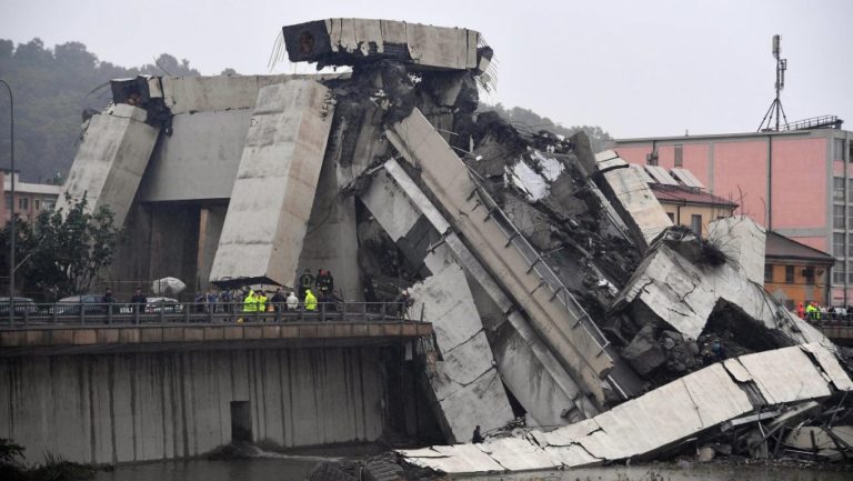 Colapsa puente en Génova; hay 20 muertos y 13 heridos