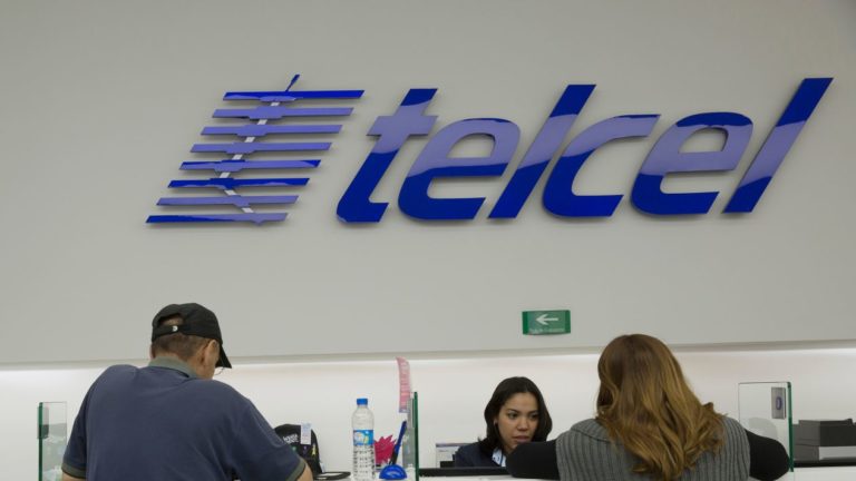 Smartphones le ‘ganan la batalla’ en ingresos a planes móviles de Telcel
