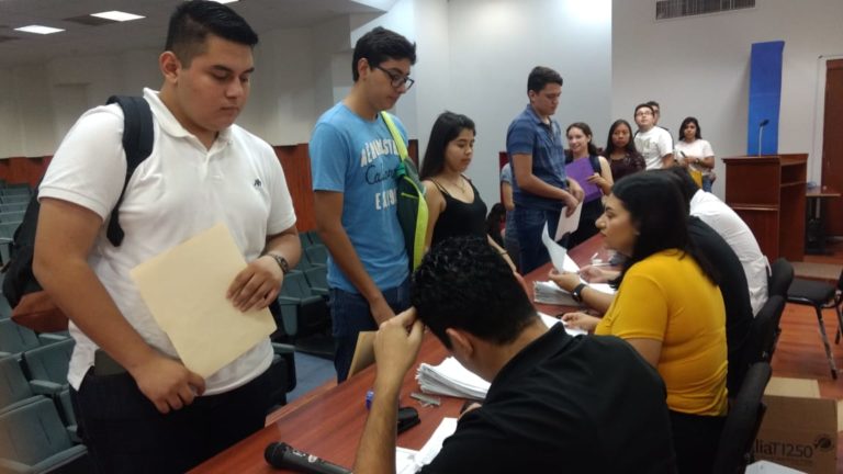 Recibe UAS a 950 nuevos aspirantes en Medicina