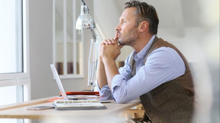 ¿Te sientes viejo para armar una empresa? El MIT derrumba ese mito