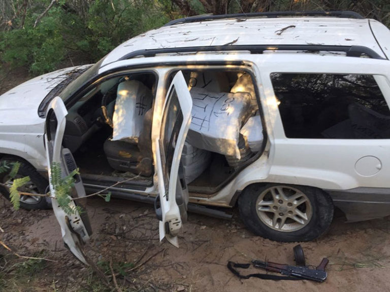 Ejército decomisa 7 mdd en crystal, efectivo y armas, en Sonora