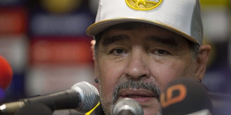 Maradona explota al final del encuentro ante Alebrijes