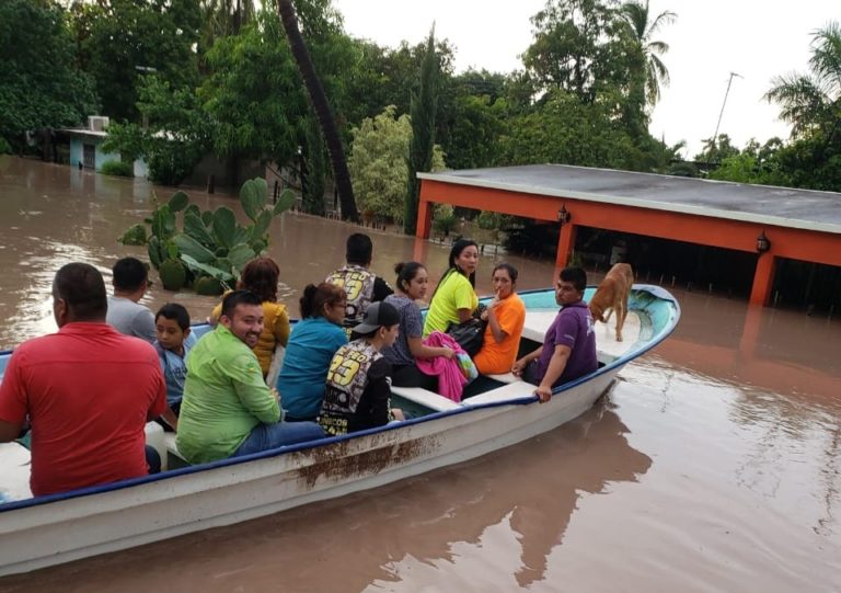 Lluvias en Navolato dejan un muerto, 2 desaparecidos, 384 evacuados y 9 pueblos incomunicados