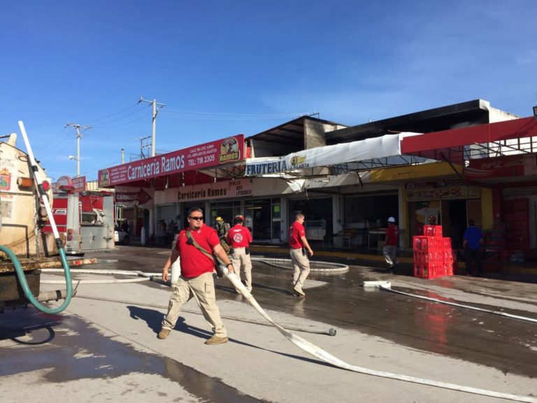 Se incendia frutería en Mercado de Abastos