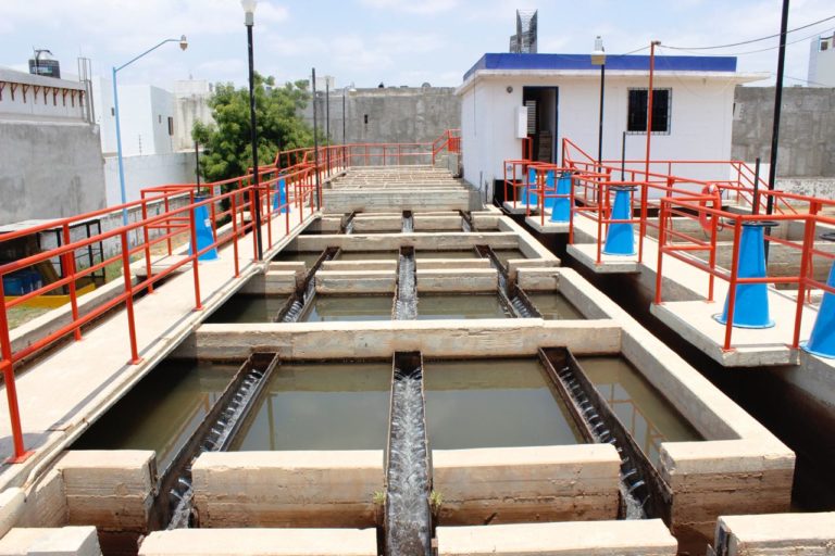 Sin agua colonias de Culiacán por corte de CFE